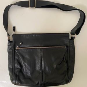 Roots Messenger Bag EUC